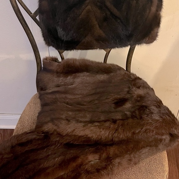 MINK STOLE PAIRED WITH MATCHING MINK HANDBAG 🌹 - Picture 8 of 17